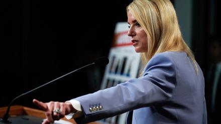 Erfolg für Trumps Justizministerin Pam Bondi: Anti-Drogenbehörden ist ein großer Schlag gegen den illegalen Drogenhandel gelungen. 