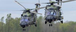 Transporthubschrauber der deutschen Luftwaffe am 6. Mai bei der Nato-Militärübung „Griffin Lightning 2025“ in Litauen.