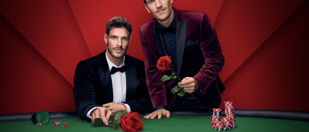 Sie verteilen bald die Rosen auf RTL: der Kölner Versicherungsfachmann Martin Braun und der Berliner Fotograf Felix Stein. (Handout)