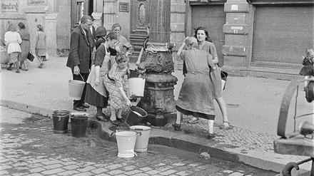 Berlin 1945. Wasserversorgung der Bevölkerung.