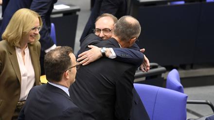 Friedrich Merz und Alexander Dobrindt in der 2. Sitzung des Bundestages mit der Wahl des neuen Kanzlers. 