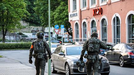Eine Razzia gegen mutmaßliche Drogen- und Waffenhändler in vier Bundesländern hat auch ein Mehrfamilienhaus in Hagen in den Fokus genommen.