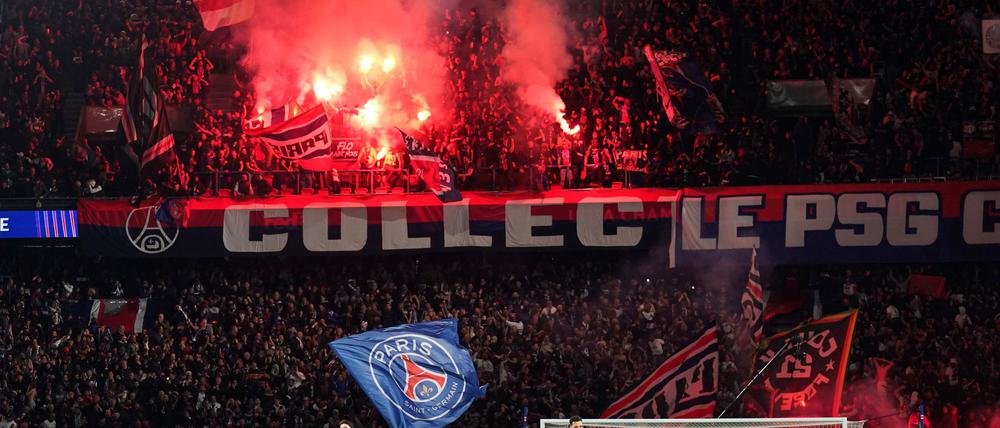 Die Fans von PSG feiern den Einzug ins Finale der Champions League.