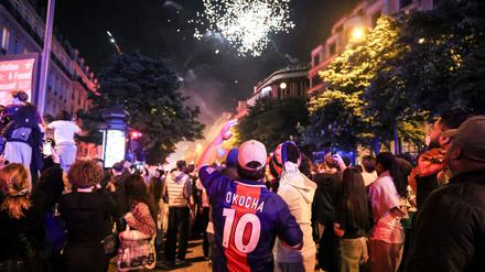 Bei den Feiern nach dem PSG-Sieg gab es Ausschreitungen mit 43 Festnahmen sowie einen Zwischenfall mit drei Verletzten.