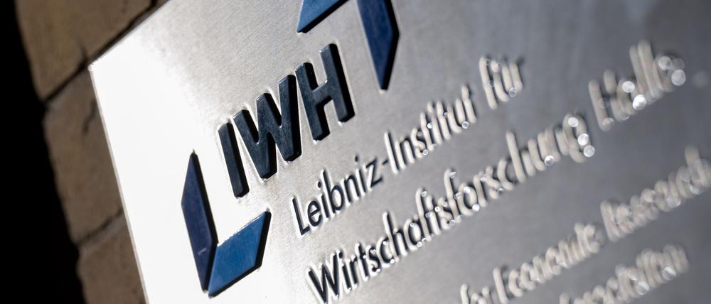 Das Institut IWH wertet monatlich Insolvenzbekanntmachungen aus und verknüpft sie mit Bilanzdaten der Unternehmen.