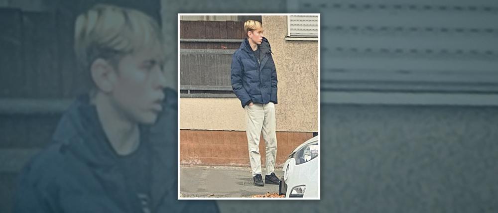 Mit der Veröffentlichung eines Fotos bittet das Landeskriminalamt Berlin um Mithilfe bei der Suche nach einem mutmaßlichen Geldfälscher und Betrüger.
