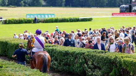 Die Saison in Hoppegarten geht weiter.