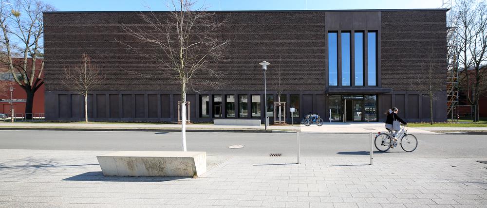 Neue Dreifeldsporthalle im Luftschiffhafen wurde im März eröffnet.