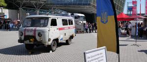 Ukrainischer Rettungswagen kommt zum Europafest nach Potsdam.