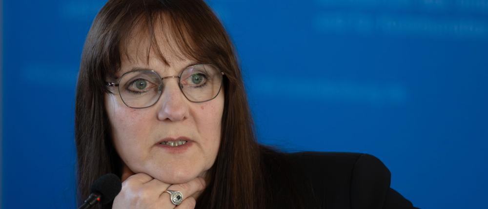 Die brandenburgische Innenministerin Katrin Lange (SPD) steht nach der Entlassung des Verfassungsschutzchefs unter Druck. (Archivbild)