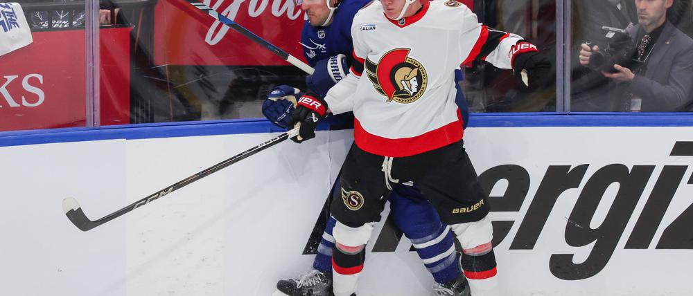 Eishockey-Deutschland wartet auf eine Entscheidung von Tim Stützle (vorn).