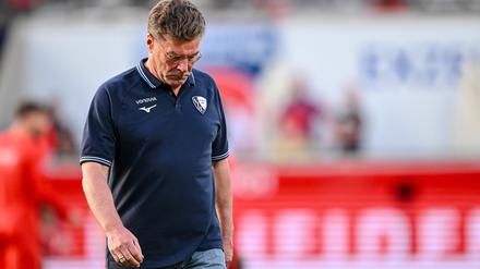 Auch Trainer Dieter Hecking konnte den Abstieg des VfL Bochum nicht verhindern.