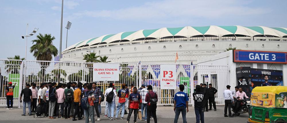 In Indien legt die wichtigste Cricket-Veranstaltung eine Pause wegen der Spannungen mit Pakistan ein.