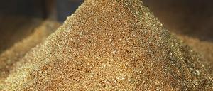 Frisch raffiniertes Goldgranulat