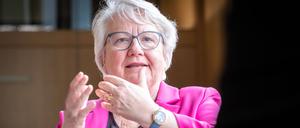 Annette Schavan bei einem Interview im Landtag von Baden-Württemberg.