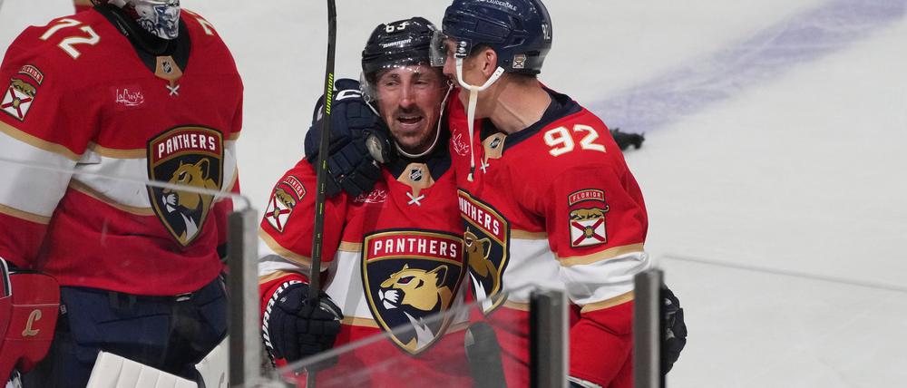 Brad Marchand (Mitte) erzielte für die Florida Panthers den Siegtreffer in der Overtime gegen die Toronto Maple Leafs.