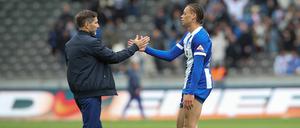 Abschied nehmen. Derry Scherhant (rechts) will Hertha BSC nach der Saison verlassen. Das Team von Trainer Stefan Leitl verliert damit seinen zweitbesten Torschützen.