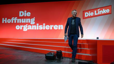 Linken-Chef Jan van Aken kritisiert Gewinne mit Rheinmetall-Aktien.