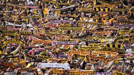 Dynamo Dresden kehrt in die 2. Liga zurück.