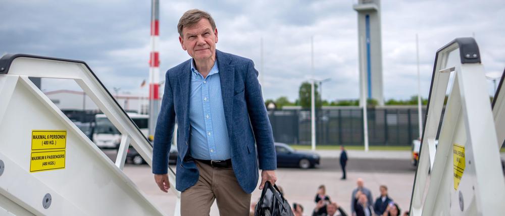Für den neuen Außenminister Wadephul ist die Antrittsreise nach Israel eine erste diplomatische Bewährungsprobe. Wie deutlich wird er sich zur Lage in Gaza äußern?
