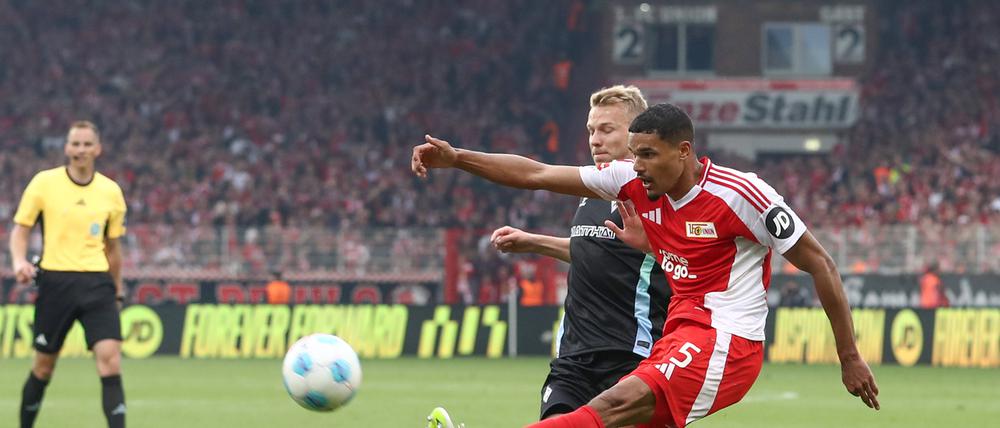 Danilho Doekhi (vorne) hat beim 1. FC Union Berlin in dieser Bundesligasaison keine einzige Minute verpasst.