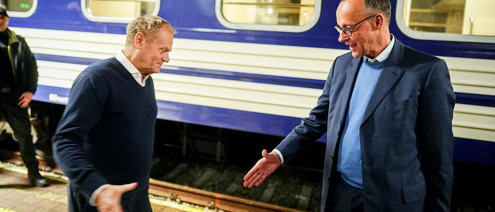 Bundeskanzler Friedrich Merz und Polens Premier Donald Tusk auf der gemeinsamen Reise nach Kiew.