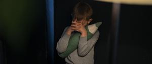 Gewalt durch Väter erschüttert immer noch viel zu viele Familien. 