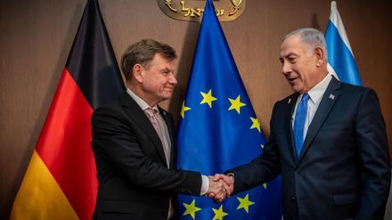 Der neue Außenminister Johann Wadephul (CDU) versichert beim Antrittsbesuch in Jerusalem: Israels Sicherheit bleibt deutsche Staatsraison. 