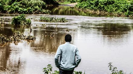 Nach schweren Regenfällen trat im Mai 2024 der Njoro in Kenia über seine Ufer. In anderen Regionen Afrikas fiel dagegen weniger Regen als im langjährigen Durchschnitt.