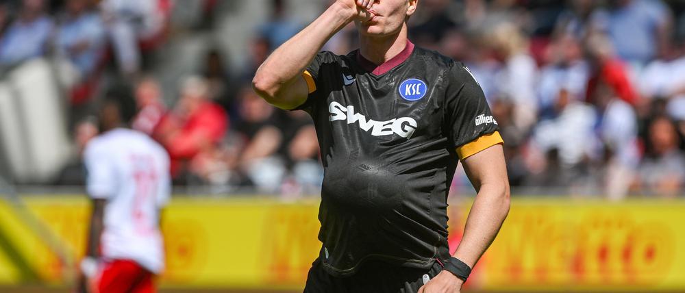 Dzenis Burnic macht den Babyjubel.