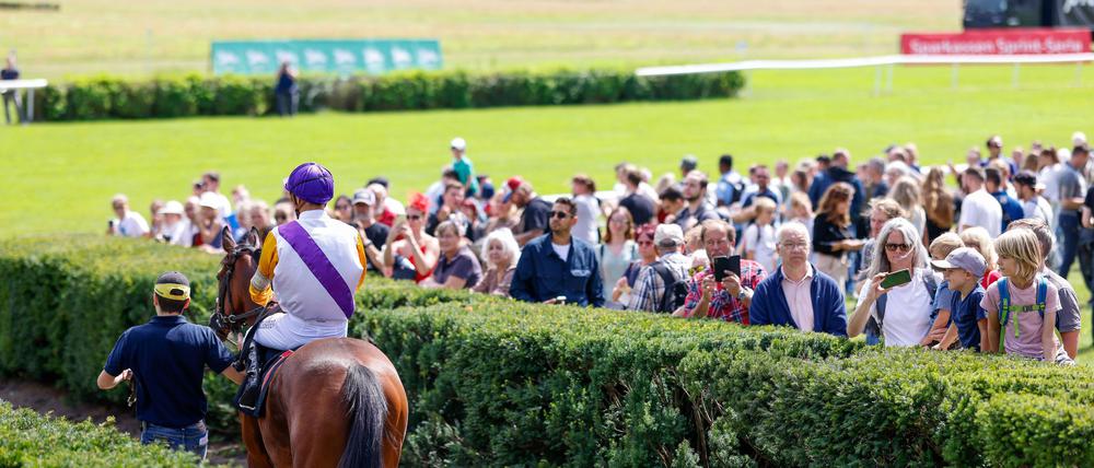 Die Saison in Hoppegarten geht weiter.