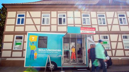 In Brandenburg ist die mobile Verbraucherzentrale längst etabliert. In Sachsen-Anhalt, hier in Burg bei Magdeburg, startete sie Anfang 2025.