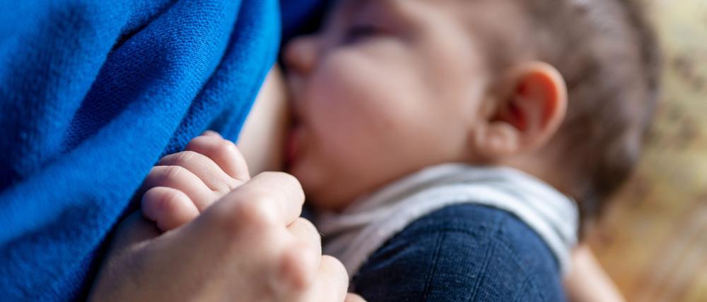 Für ihr Engagement für stillende Mütter wird eine Pflegerin aus Nürnberg ausgezeichnet. (Symbolbild)