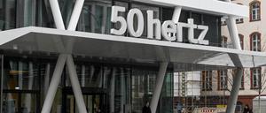 Der Übertragungsnetzbetreiber 50Hertz will die Strom-Transportkapazitäten in der Hauptstadtregion deutlich ausbauen. (Archivbild)