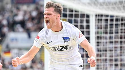 Sein letzter Jubel. Florian Niederlechner feiert den Siegtreffer gegen den SSV Ulm.
