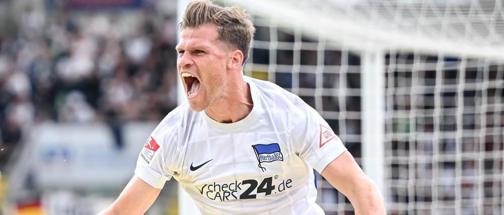 Sein letzter Jubel. Florian Niederlechner feiert den Siegtreffer gegen den SSV Ulm.
