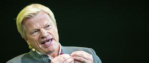Ex-Vorstandschef Oliver Kahn sieht die Ibiza-Reise von Bayern-Stars kritisch.