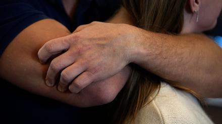  Die Mitarbeiter lernen, wie sie sich in kritischen Situationen mit gewaltbereiten und gewalttätigen Personen verhalten können (Archivbild).