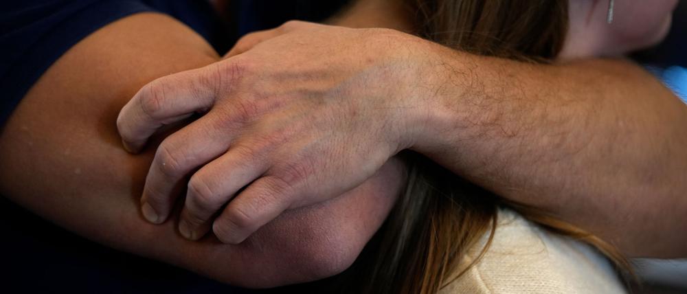  Die Mitarbeiter lernen, wie sie sich in kritischen Situationen mit gewaltbereiten und gewalttätigen Personen verhalten können (Archivbild).