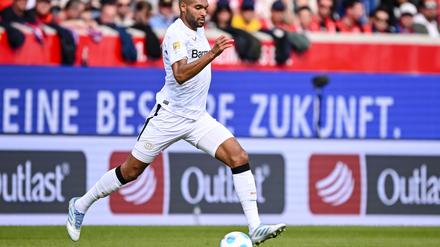 Der FC Bayern hat offenbar Jonathan Tah ein Angebot unterbreitet.