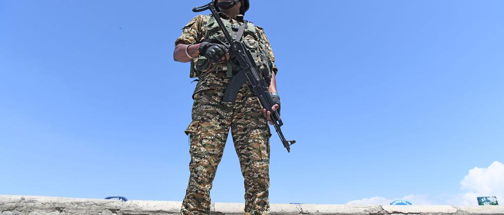 Zwischen Indien und Pakistan gilt seit Samstag eine Waffenruhe - die wohl durch US-Druck im Bereich der Handelspolitik entstanden ist.