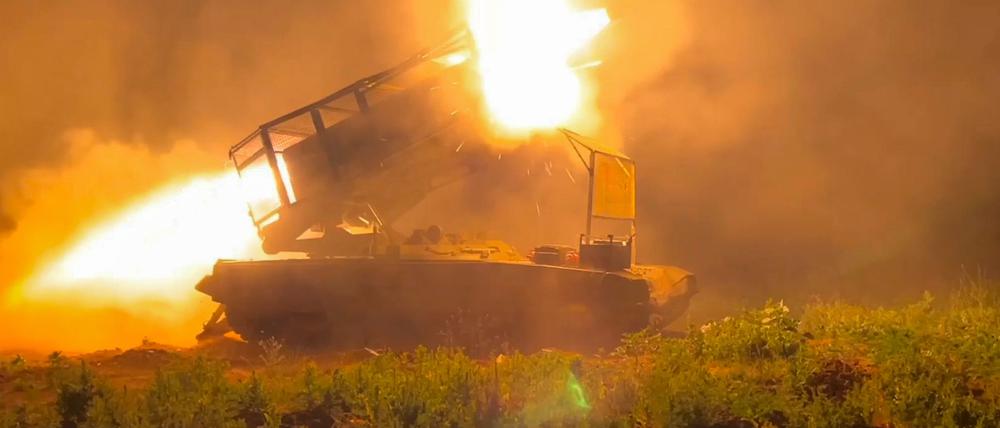 An den meisten Frontabschnitten der Ukraine gibt es weiterhin Kämpfe. (Archivbild)