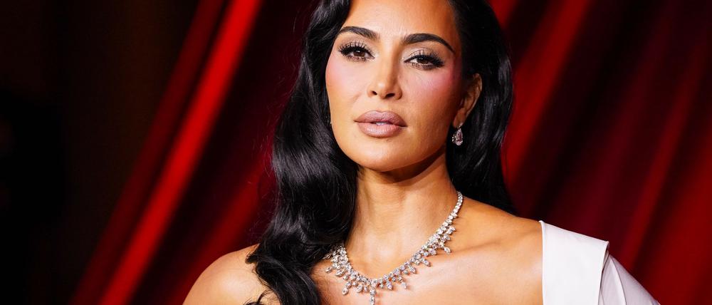Vor Gericht in Paris wird Kim Kardashian den Männern gegenüberstehen, die nach Überzeugung der Anklage für den Überfall auf sie in einem Pariser Hotel 2016 verantwortlich sind. (Archivbild) 