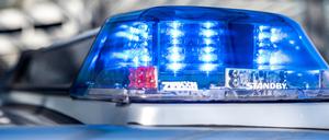 Blaulicht auf einem Polizeiwagen. (Symbolbild)