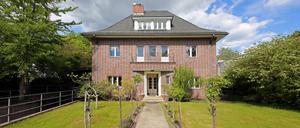 Die Villa Denecke in Neu Fahrland steht für 5,3 Millionen Euro zum Verkauf.