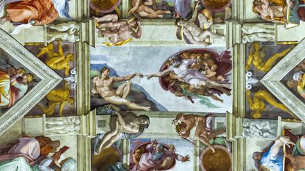 Die Decke der sixtinischen Kapelle in Rom, auf der die Erschaffung von Adam abgebildet ist. 