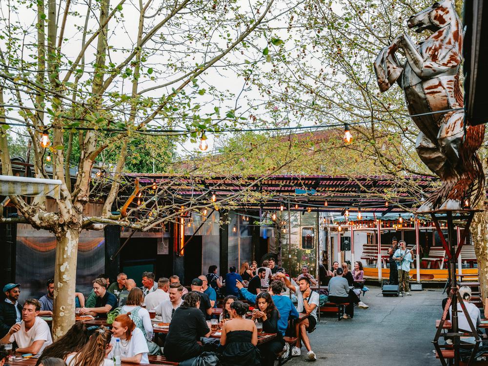 Mehr als bloß Brotzeit: 13 Berliner Biergärten, in denen sogar das ...