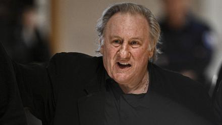 Gérard Depardieu ist am Dienstag wegen sexueller Gewalt verurteilt worden.