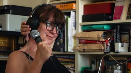 Barbara Morgenstern im Dokumentarfilm „Barbara Moragenstern und die Liebe zur Sache“ von Sabine Herpich.