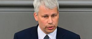 Steffen Bilger spricht am 6. Mai im Bundestag.
